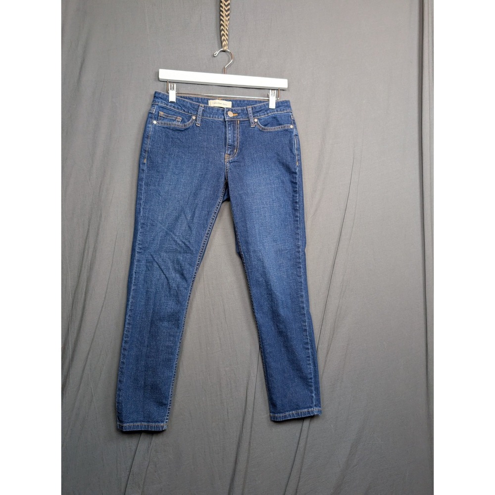 Calvin Klein Women Size 8 Medium Wash Straight Leg